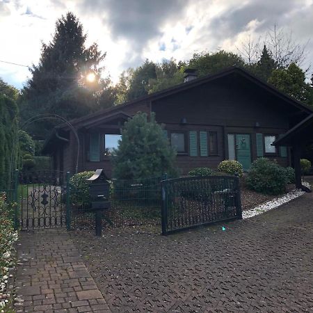 Gemütliches Holzhaus in idyllischer Lage Ruppichteroth Exterior foto