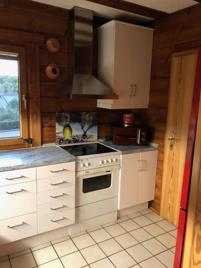 Gemütliches Holzhaus in idyllischer Lage Ruppichteroth Exterior foto
